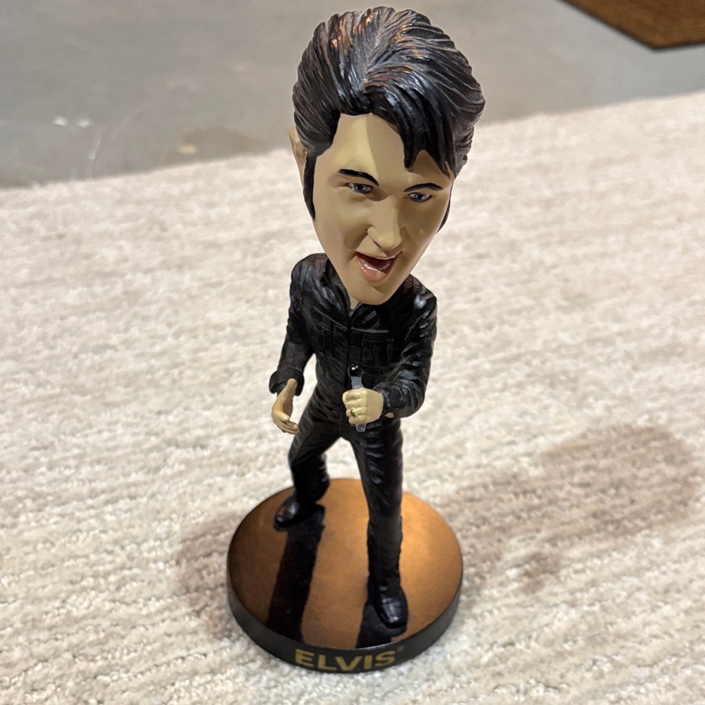 ELVIS PRESLEY '68 COMEBACK SPECIAL BOBBLEHEAD